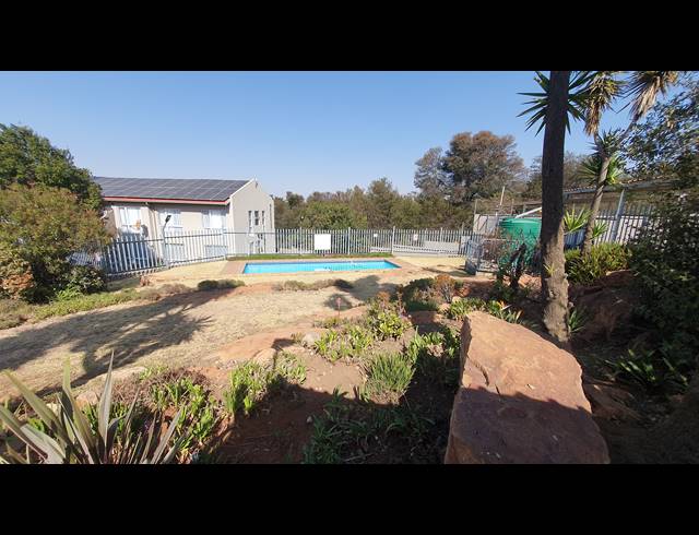 2 BEDROOM SECTIONAL TITLE FOR SALE IN SOUTH CREST